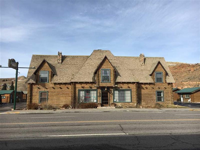Historic Twin Pines Lodge Extraordi : Dubois : Fremont County : Wyoming