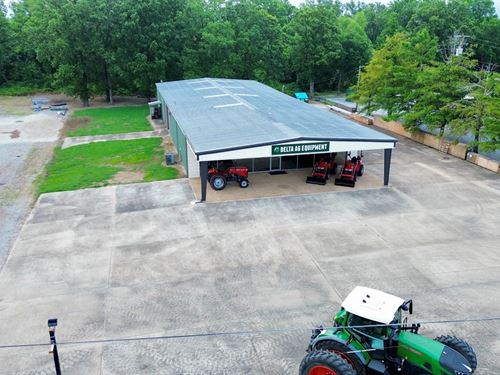 Commercial Property in Bolivar Coun : Cleveland : Bolivar County : Mississippi