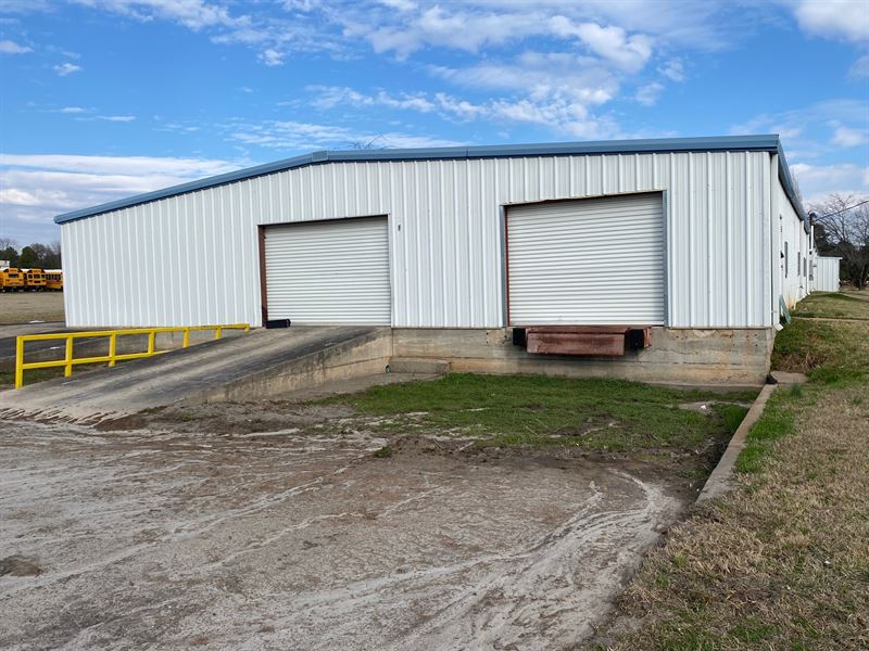 18,000 Sq. Ft. Industrial Warehouse : Perry : Houston County : Georgia