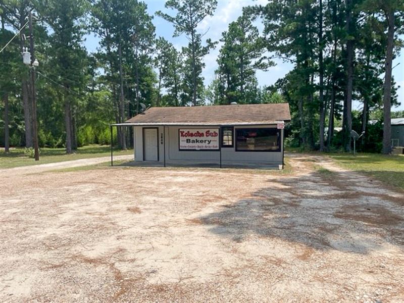 3040 Hwy 19 N Commercial Building : Huntsville : Walker County : Texas