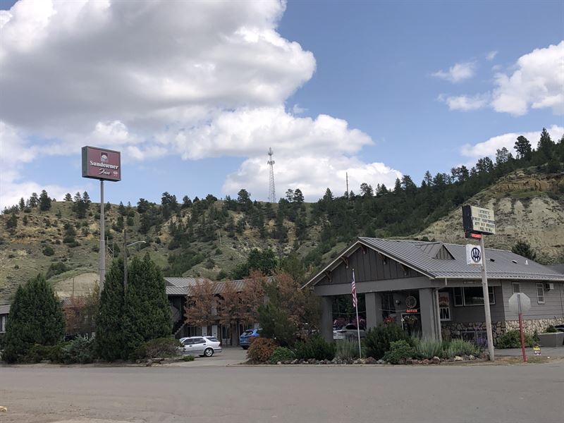 The Sundowner Inn : Forsyth : Rosebud County : Montana