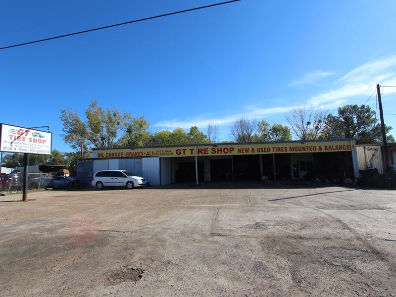 Sustainable and Respected Tire Shop : Paris : Lamar County : Texas