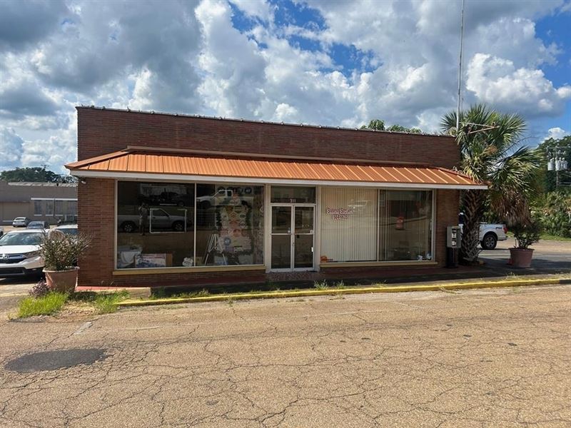 McComb MS Commercial Building : McComb : Pike County : Mississippi