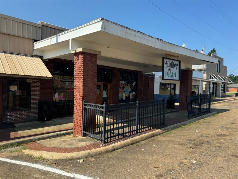 Commercial Building in New Hebron : New Hebron : Lawrence County : Mississippi