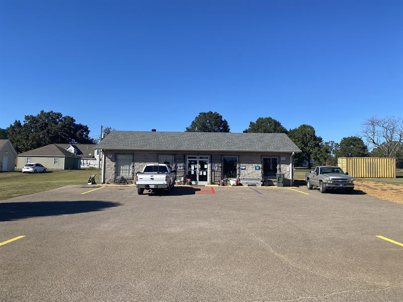 Commercial Building for Sale in TN : Adamsville : Hardin County : Tennessee