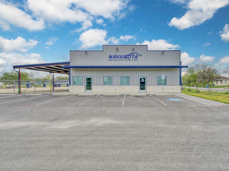 Office Building / Warehouse : Navasota : Grimes County : Texas