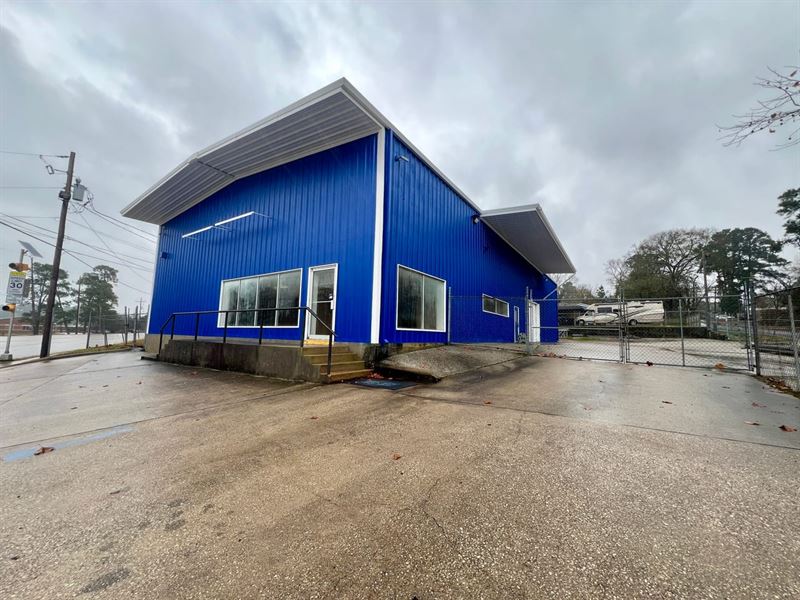 402 US Hwy 190 E, Lease : Huntsville : Walker County : Texas