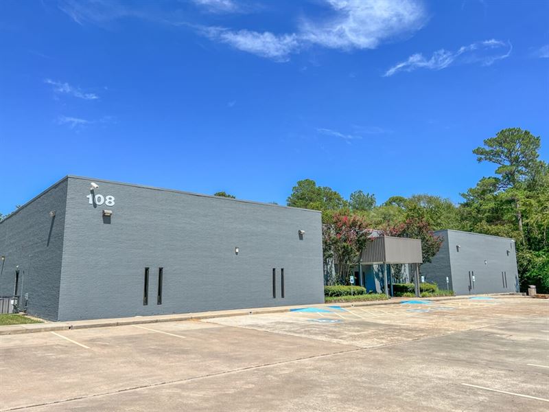 Suite 500, 108 Commercial Circle : Conroe : Montgomery County : Texas