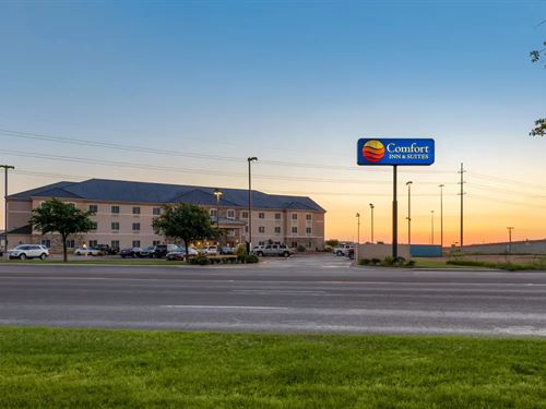 Operating Comfort Inn & Suites : Odessa : Ector County : Texas
